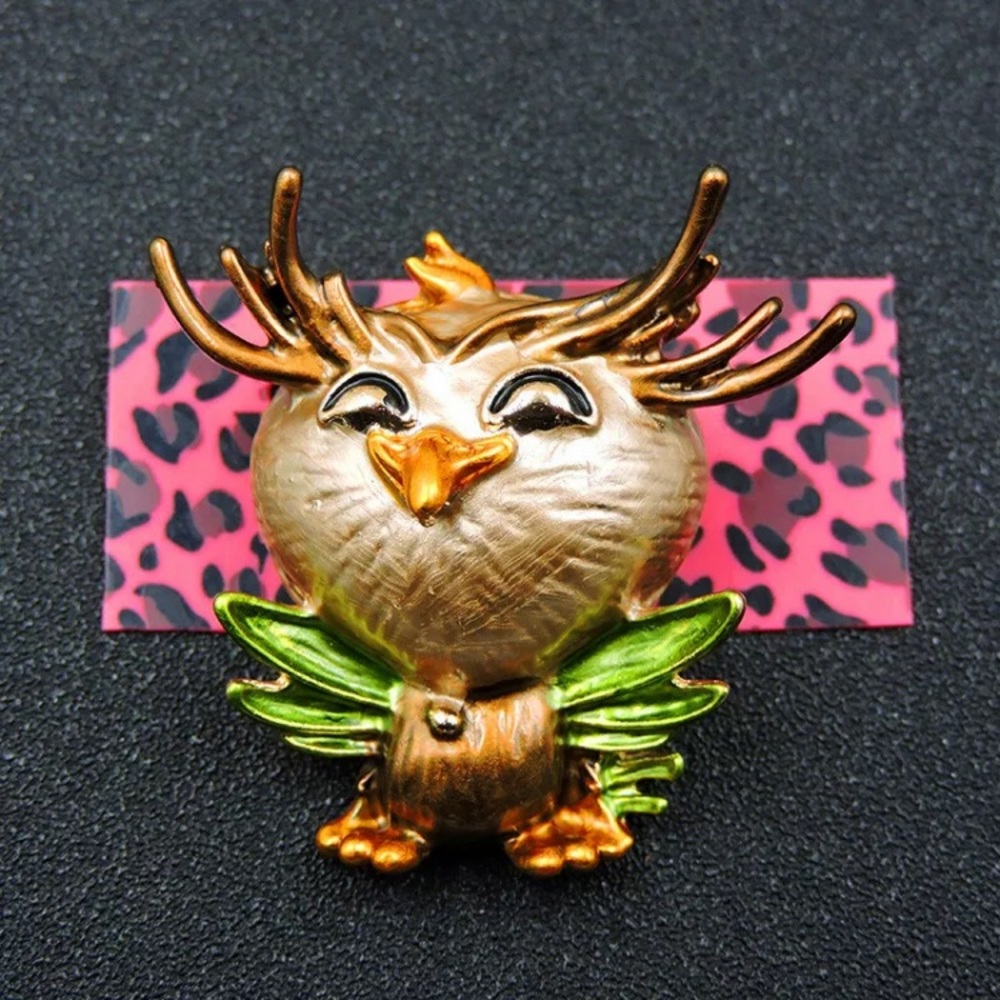 ๐ NWT Betsey Johnson Gold Enamel Cartoon Owl Pin